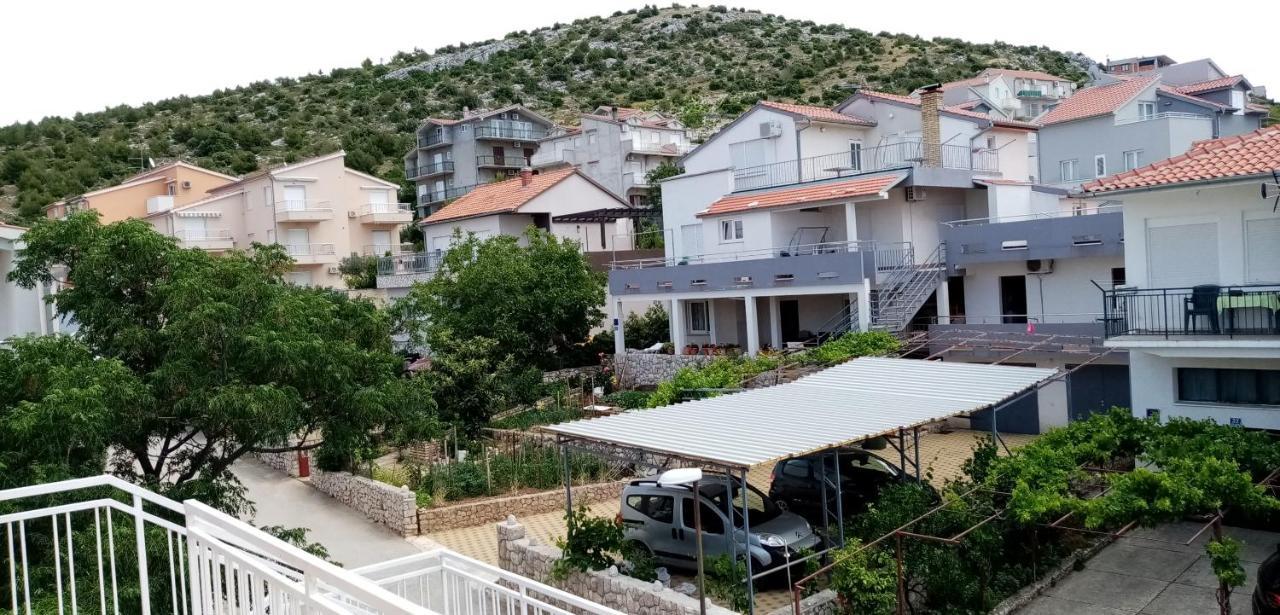 Apartments Bilo Near Primošten المظهر الخارجي الصورة