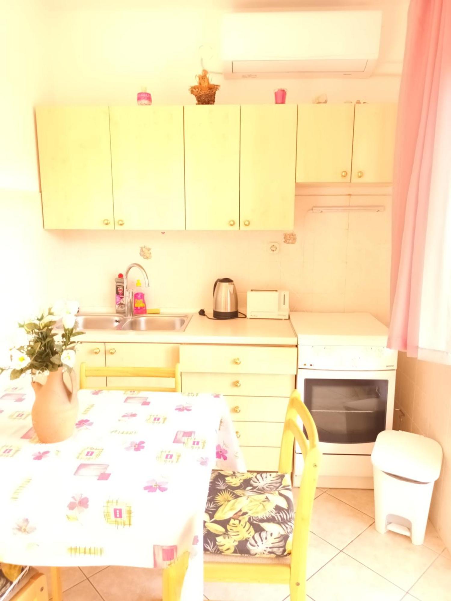 Apartments Bilo Near Primošten الغرفة الصورة