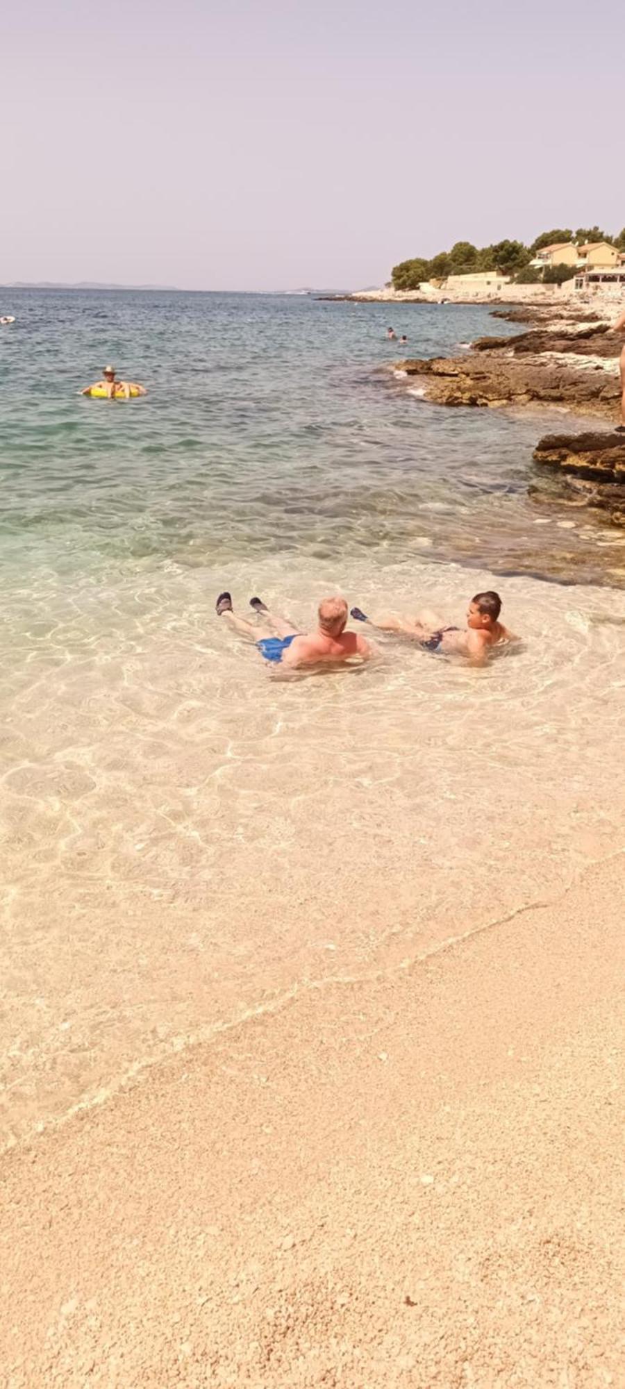 Apartments Bilo Near Primošten المظهر الخارجي الصورة
